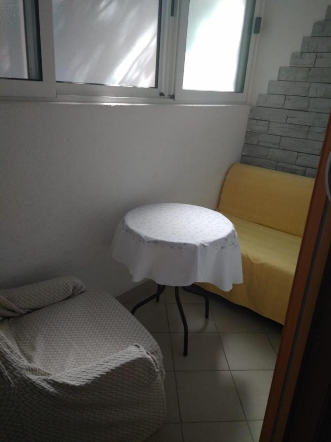 Apartmani Carevic Baska Voda Bagian luar foto