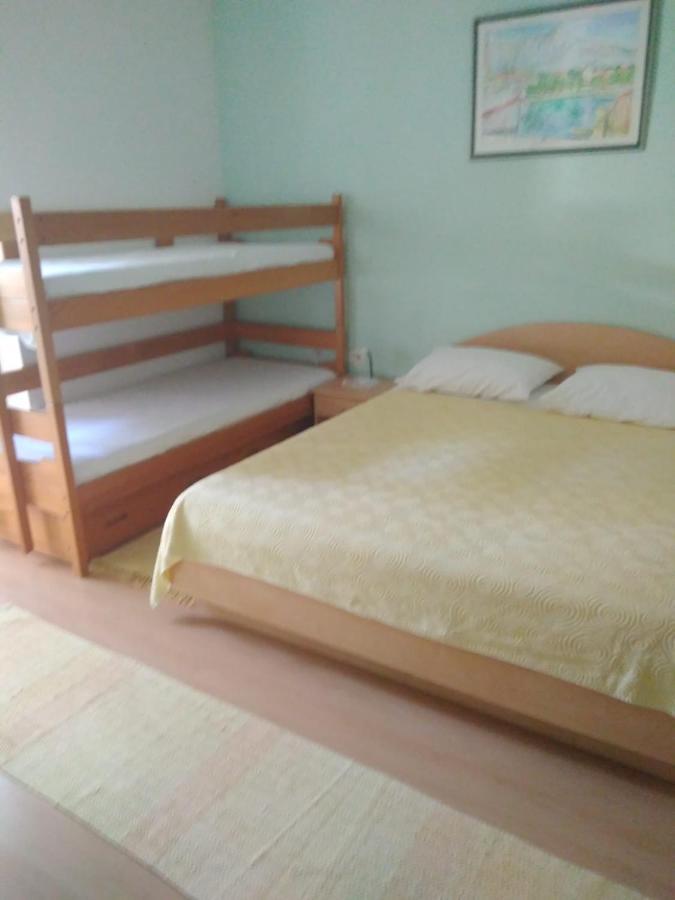 Apartmani Carevic Baska Voda Bagian luar foto