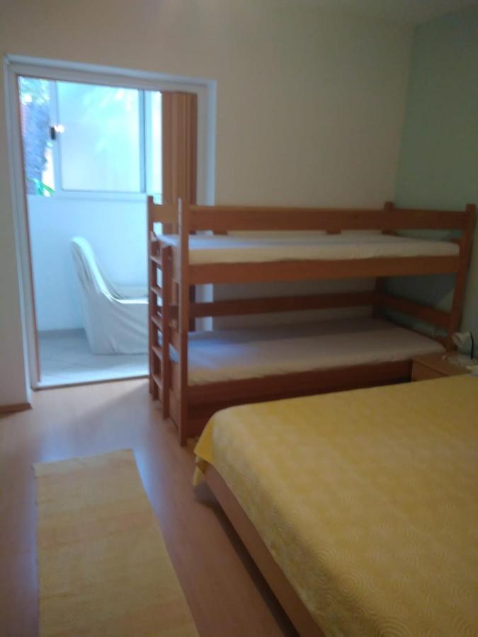 Apartmani Carevic Baska Voda Bagian luar foto