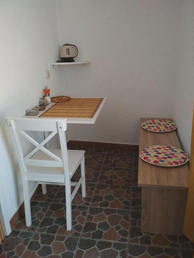 Apartmani Carevic Baska Voda Bagian luar foto