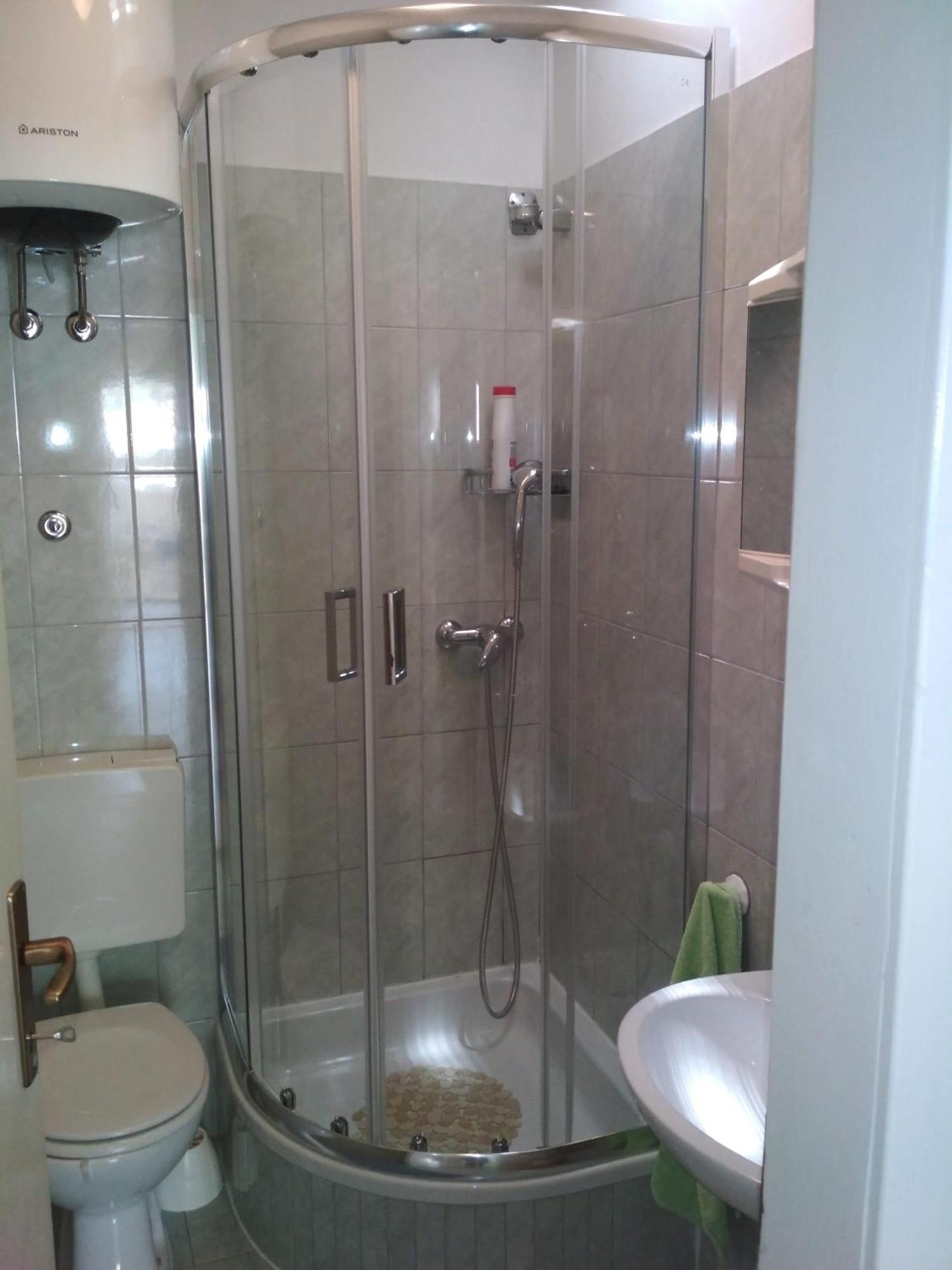 Apartmani Carevic Baska Voda Bagian luar foto