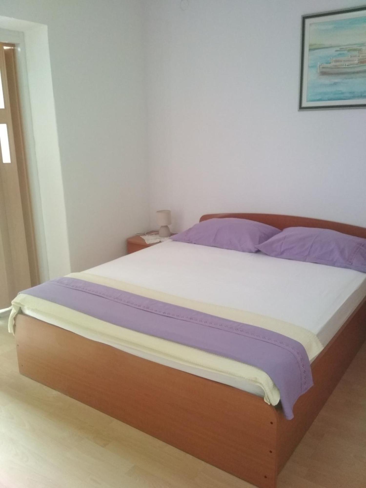 Apartmani Carevic Baska Voda Bagian luar foto