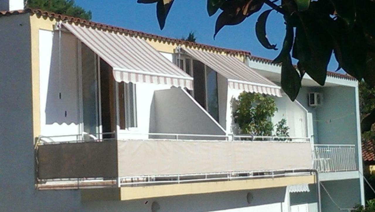 Apartmani Carevic Baska Voda Bagian luar foto