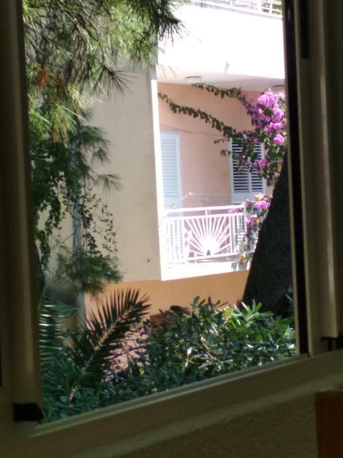 Apartmani Carevic Baska Voda Bagian luar foto
