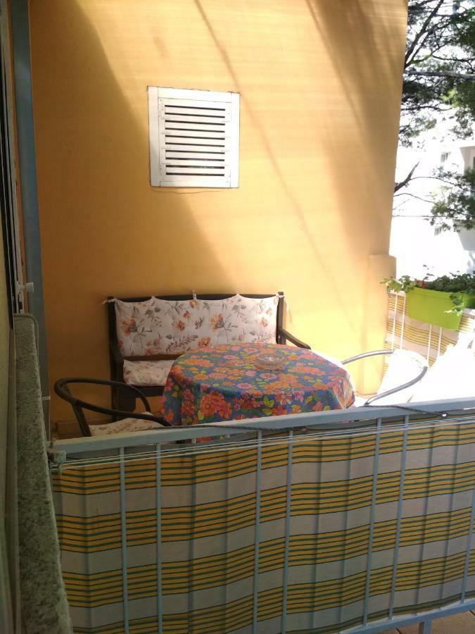 Apartmani Carevic Baska Voda Bagian luar foto