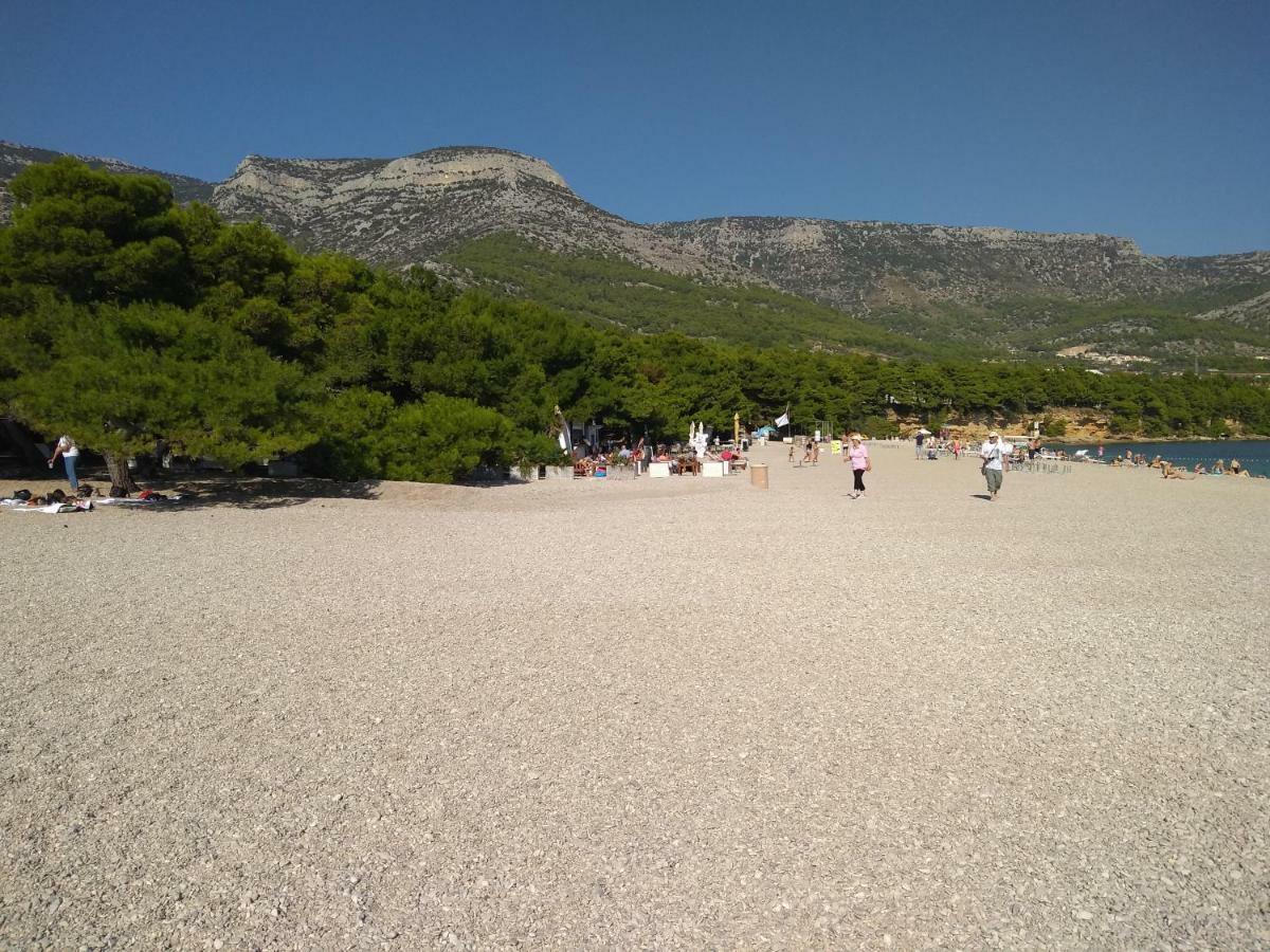 Apartmani Carevic Baska Voda Bagian luar foto